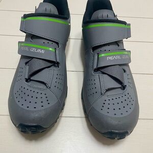 Pearl Izumi Gray and Green Cycling Shoes, Size 44